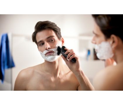 Shaver series 9000 Wet and dry electric shaver S9031/90 | Philips