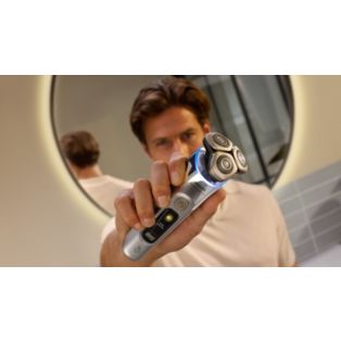 i9000 Prestige Ultra Wet and Dry Electric Shaver with SkinIQ Pro