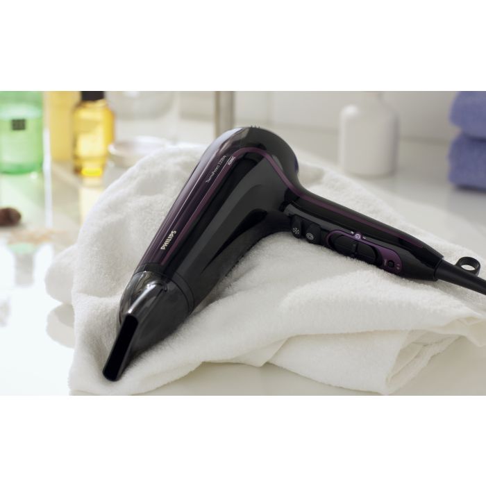 ThermoProtect Ionic Hairdryer HP8233 03 Philips