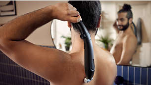 Rasieren und trimmen Sie auch schwer erreichbare Stellen mit dem Aufsatz für den Rücken.