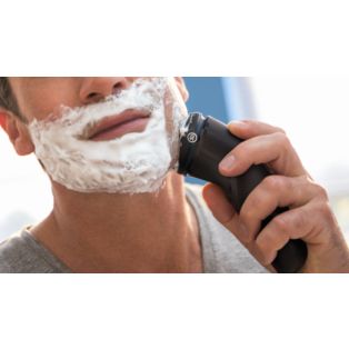Shaver series 3000 Wet or Dry electric shaver, Series 3000