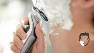 Get a comfortable dry or refreshing wet shave with Aquatec