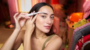 En Satin Compact-penntrimmer medföljer