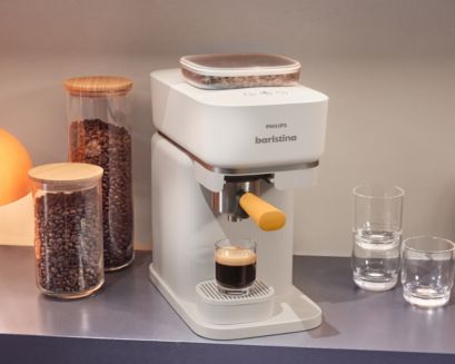 Philips Baristina, приготвяща еспресо в уютна кухня