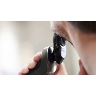 Shaver series 6000 Wet and dry electric shaver