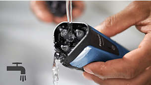 La afeitadora totalmente resistente al agua se puede lavar bajo el grifo