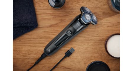Philips shaver 7000 ウェット＆ドライ電動シェーバー Philips shaver 7000 Series ウェット＆ドライ電動シェーバー