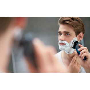 AquaTouch Wet and dry electric shaver