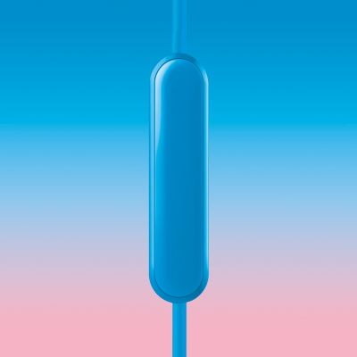 Вграденият микрофон превключва от музика към телефонни обаждания