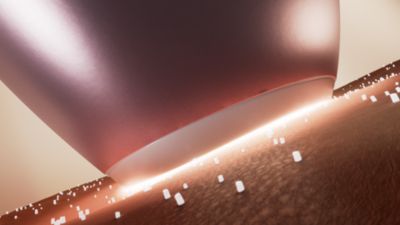 Los sensores de contacto protegen los ojos de destellos involuntarios y los accesorios únicos garantizan contacto óptimo con la piel.