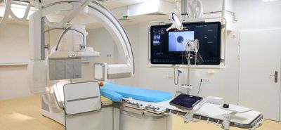 Sistema de terapia guiada por imágenes Philips Azurion en un laboratorio de cateterismo hospitalario