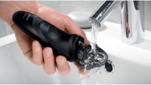 Washable shaver with QuickRinse system