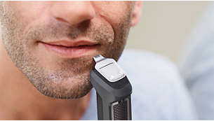 Tondeuse de précision en métal définissant les contours de votre barbe ou bouc