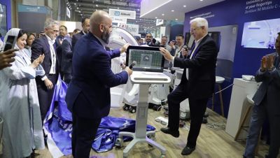 Philips team demonstrating clinical system during Global Health 2024 event in Riyadh