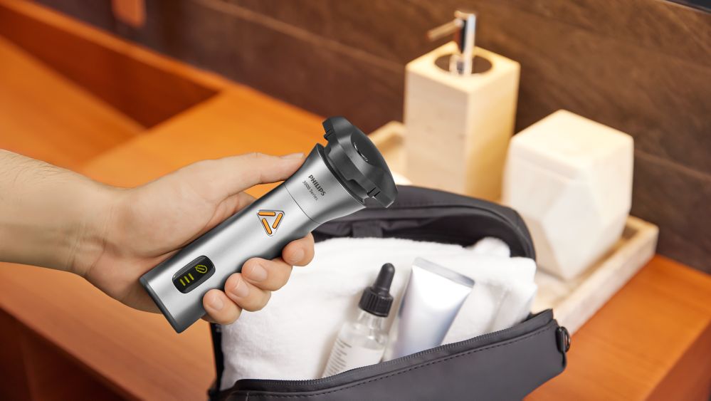 Protective cap keeps the shaving head clean