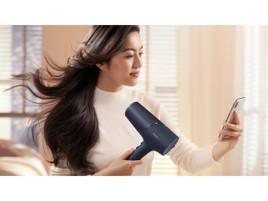 O 20 %*** rýchlejšie sušenie vďaka silnému prúdu vzduchu s výkonom 2300 W