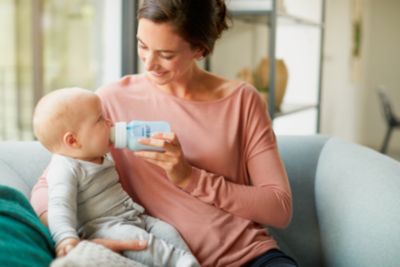 Avent Anti-colic bottle with AirFree vent - thumbnail 6