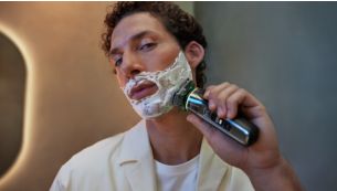 Choose a convenient dry or refreshing wet shave