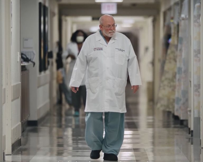 Dr. Roberto M. Lang