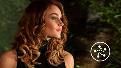 Tratamento iônico que deixa os cabelos brilhantes, macios e sem frizz