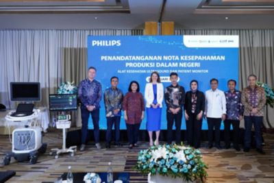 Foto bersama Philips, PT PHC Indonesia, PT Graha Teknomedika, dan perwakilan kementerian RI