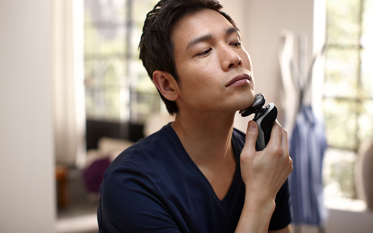 Shaver series 9000 ウェット&ドライ電気シェーバー S9731/33 Shaver series 9000 ウェット&ドライ電気シェーバー S9731/33