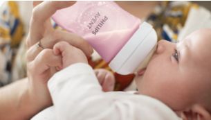 Biberon emziğinden bebek aktif olarak emdiğinde süt gelir
