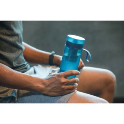 Nước tinh khiết với Bình nước cầm tay thể thao
