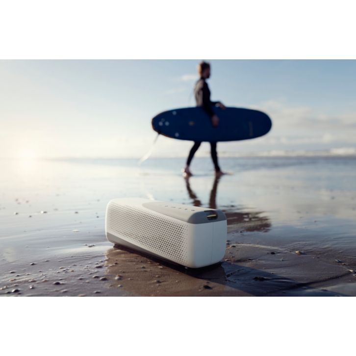 Go move! The small speaker with bold sound.