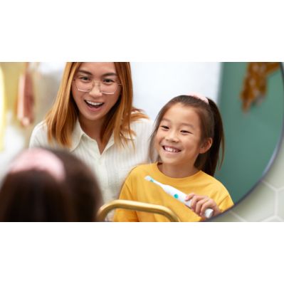 Sonicare for Kids Pets Product in Use Photo (PPL) 5
