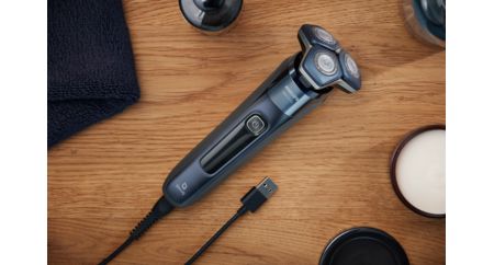 Philips shaver 7000 Series ウェット＆ドライ電動シェーバー