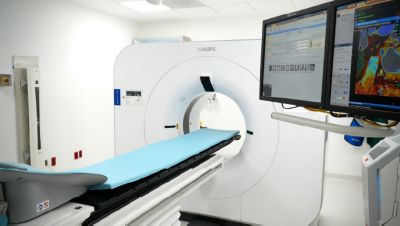 Philips Spectral CT 7500 con estación de trabajo para diagnóstico por imagen clínica