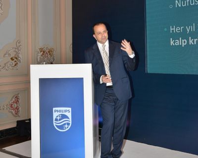 Haluk Karabatak, Philips etkinliğinde sağlık trendleri araştırması sonuçlarını sunarken