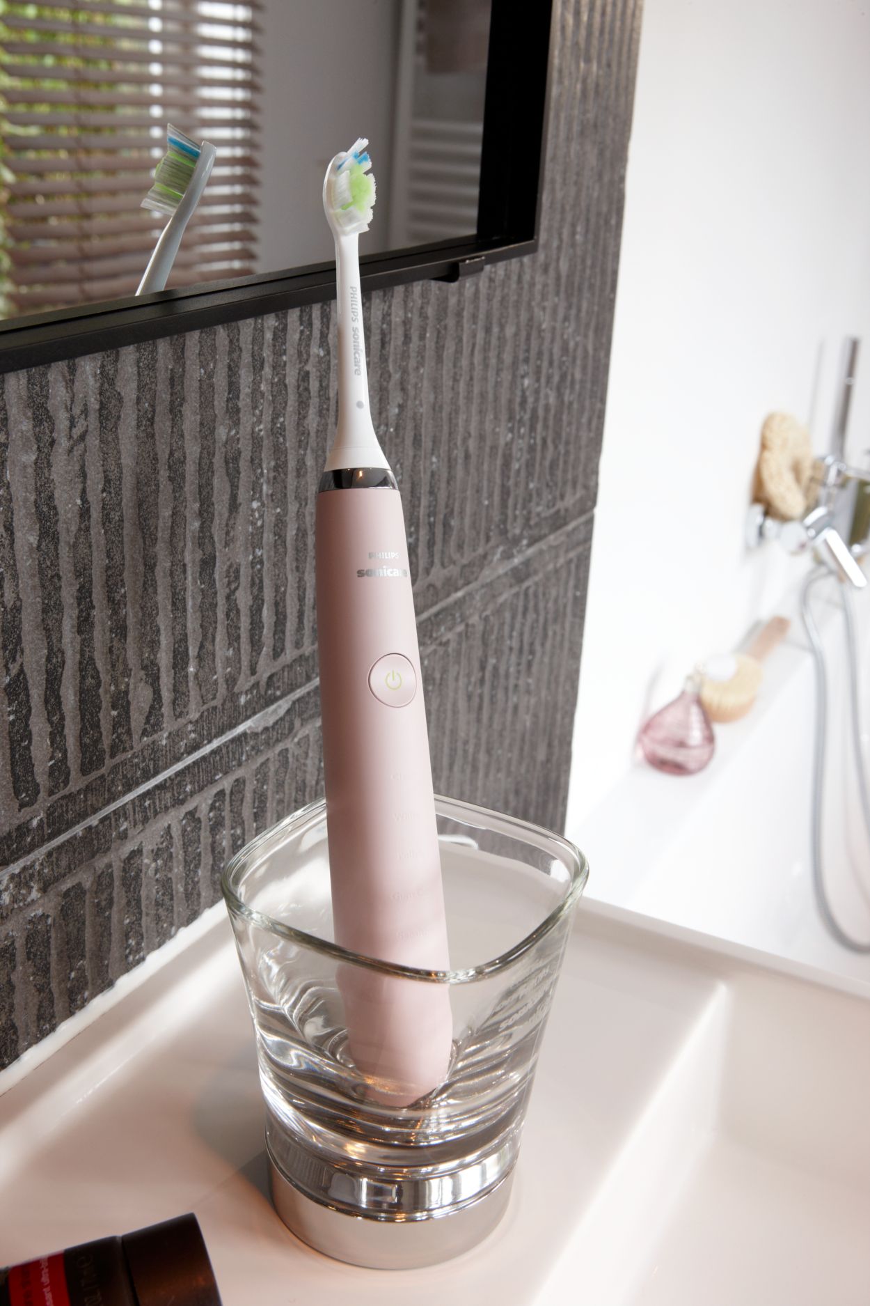 PHILIPS - 【2018年モデル】フィリップス ソニッケアー　ピンク HX9362/45 DiamondClean Sonic Electric Toothbrush HX9362/10 | Philips