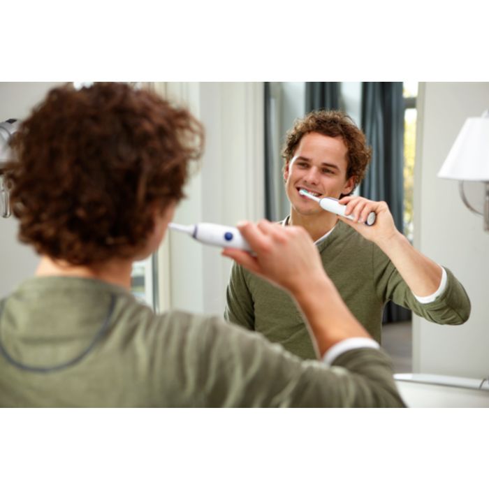 DailyClean 2100 Sonic electric toothbrush HX3211/33 | Sonicare