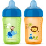 Snap-top lid keeps spout clean on the go