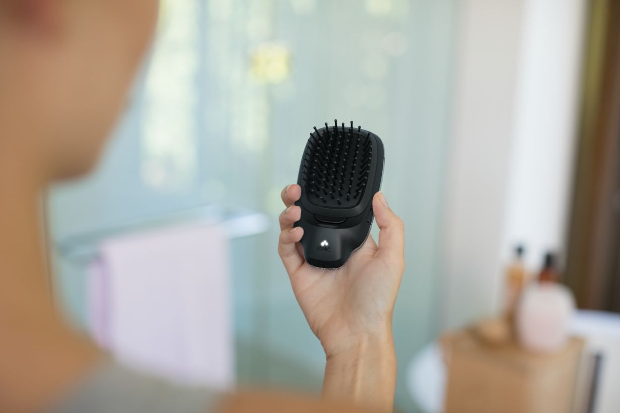 EasyShine Ionic styling brush HP4722 20 Philips