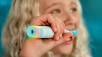 Licht en geluid helpen uw kind bij het poetsen
