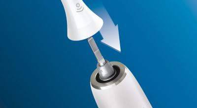 Click-on design for simple brush head placement