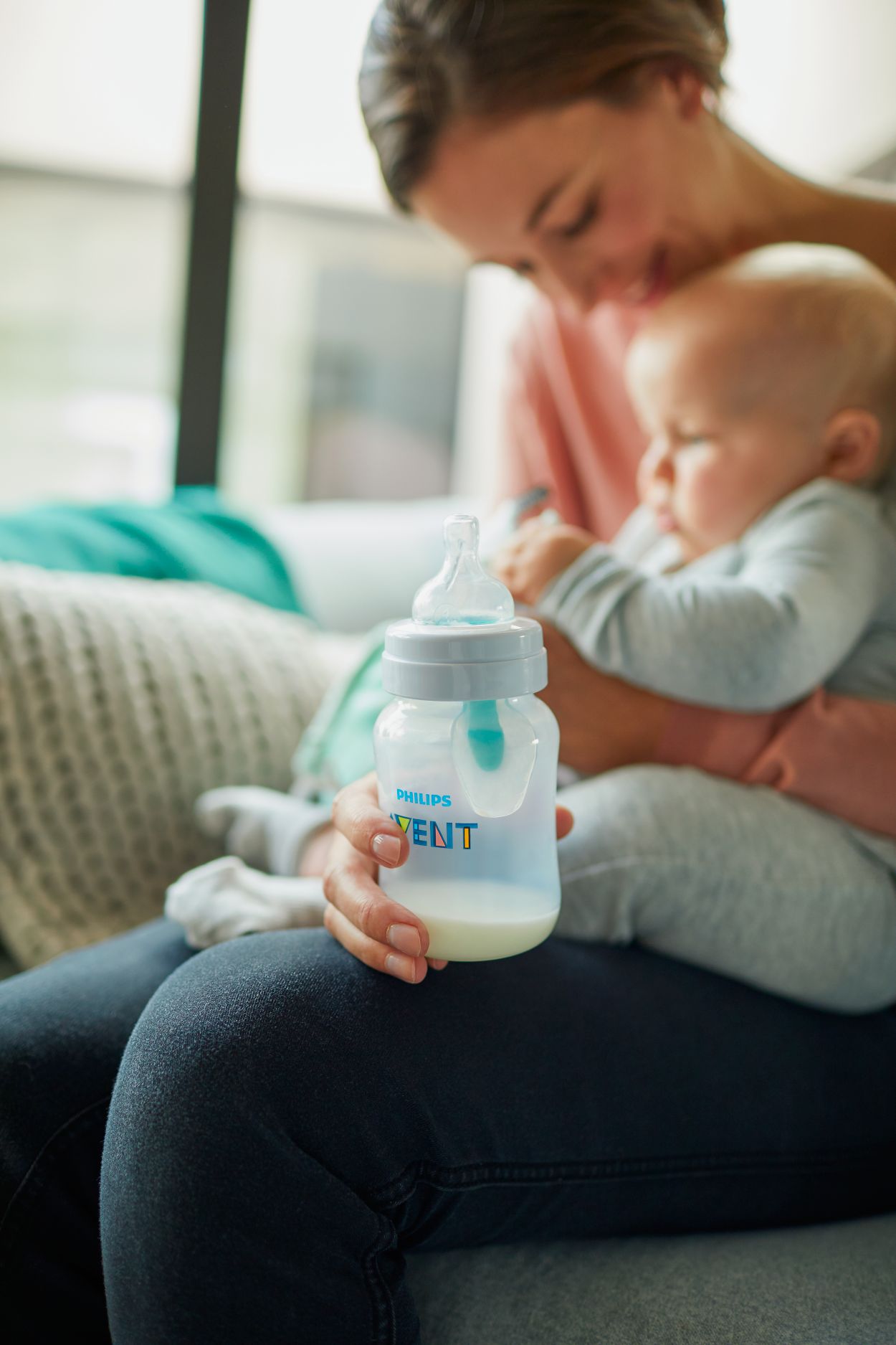 Philips Avent Anti-colic SCF821/11 Biberon anti-colique compatible avec  valve AirFree, 260 ml : : Bébé et Puériculture