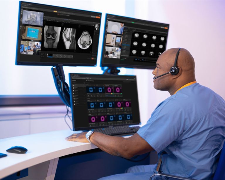 ROCC command center - Radiologist, 3 screens