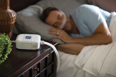 睡眠中のDreamStation Goの使用