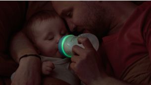 Světlo pro snazší noční krmení