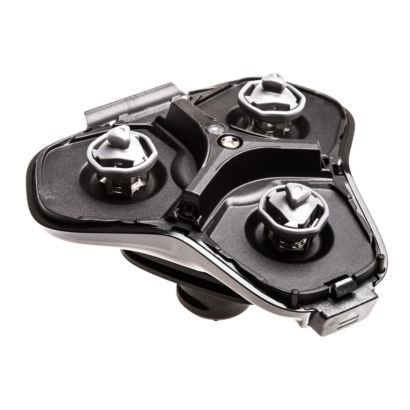 Na připevnění dílů holicího strojku