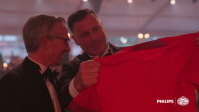 presentatie van het rode shirt