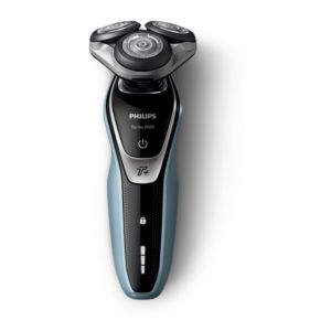 10X fewer nicks and cuts than regular blade*