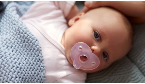 Se ajusta de manera cómoda a las curvas naturales del rostro del bebé