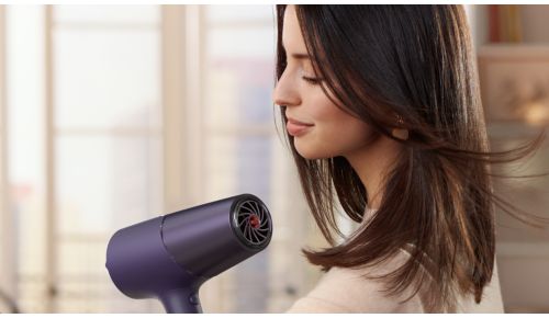 Silnik o dużej mocy wytwarza strumień powietrza o prędkości do 110 km/h****