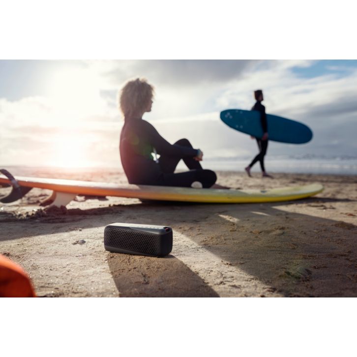 Go move! The small speaker with bold sound.