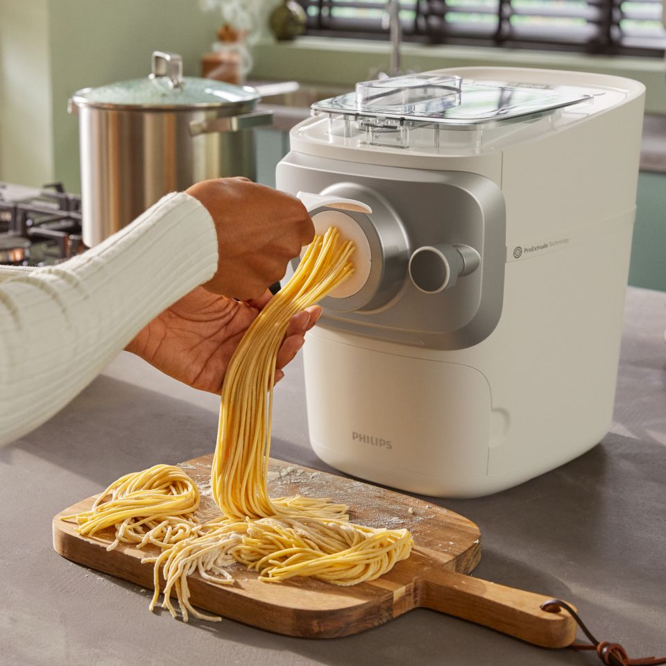 Making Pasta With the Philips Pasta Maker 